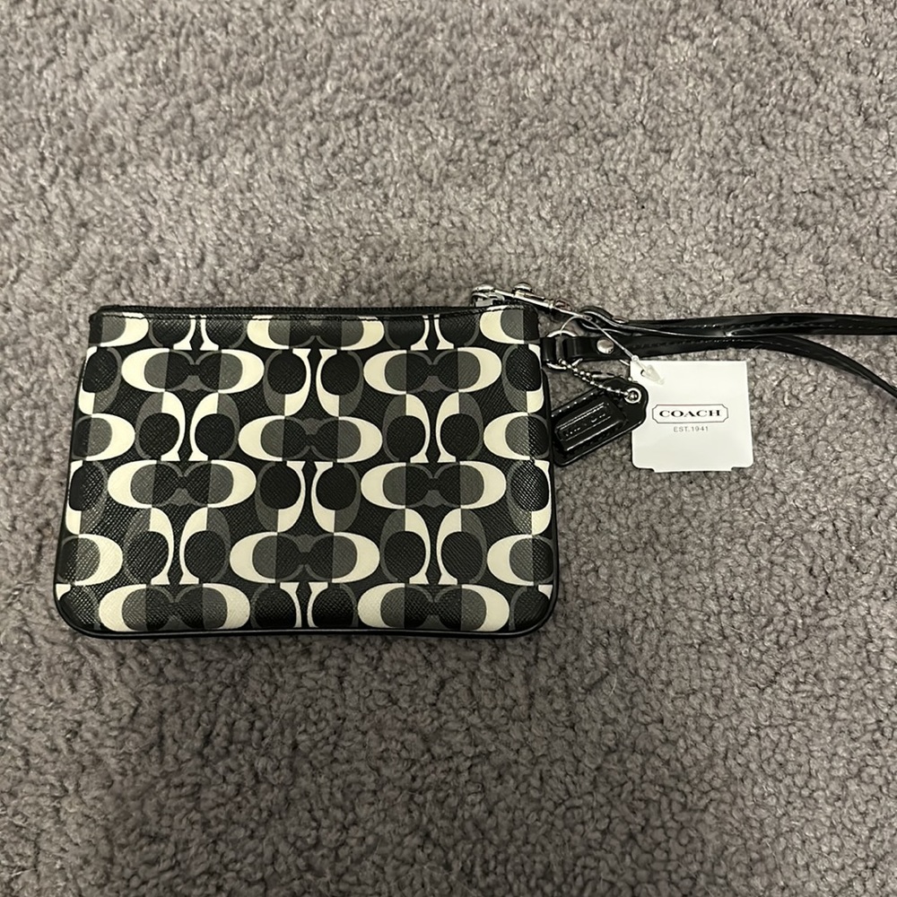 Brand new Coach wristlet - Picture 2 of 3